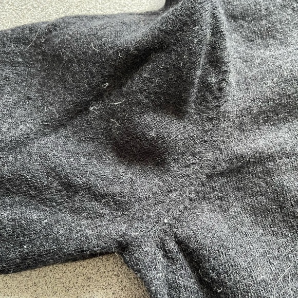 Rue Saint-Patrick Montreal Grey Marino Wool Sweater Size Medium - Picture 10 of 10
